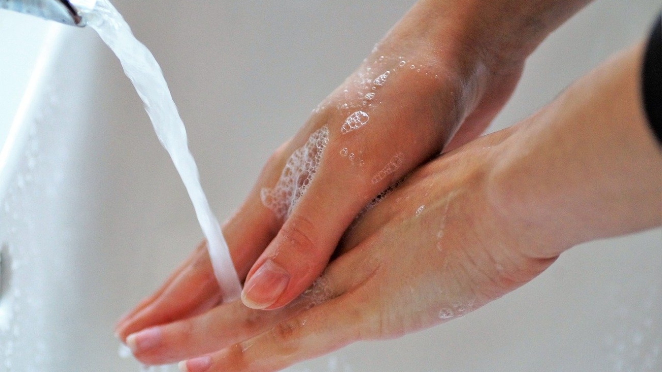 Covid-200407-washing-hands